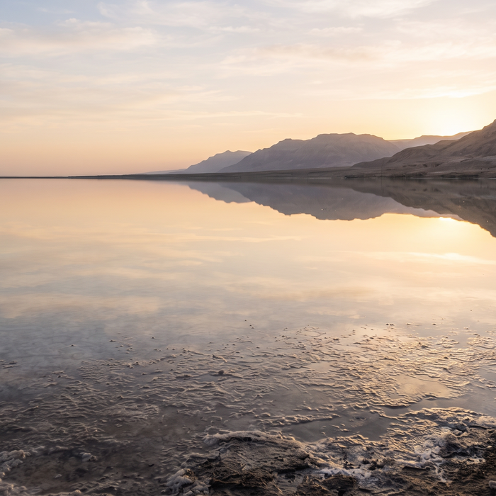 Welche Mineralien enthält das Wasser des Toten Meeres?